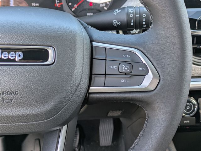 2025 Jeep Compass Latitude photo 17