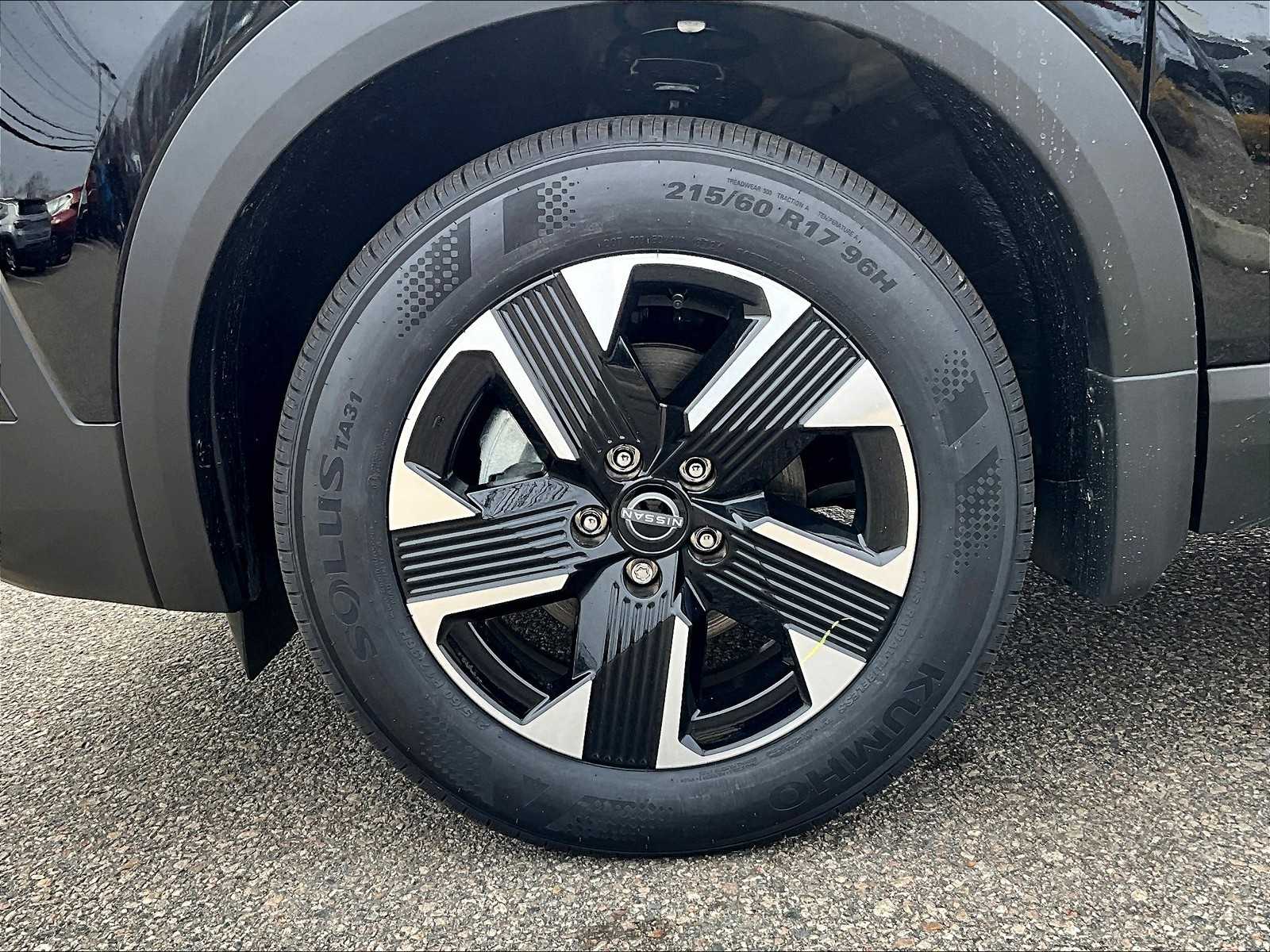 2025 Nissan Kicks SV photo 7
