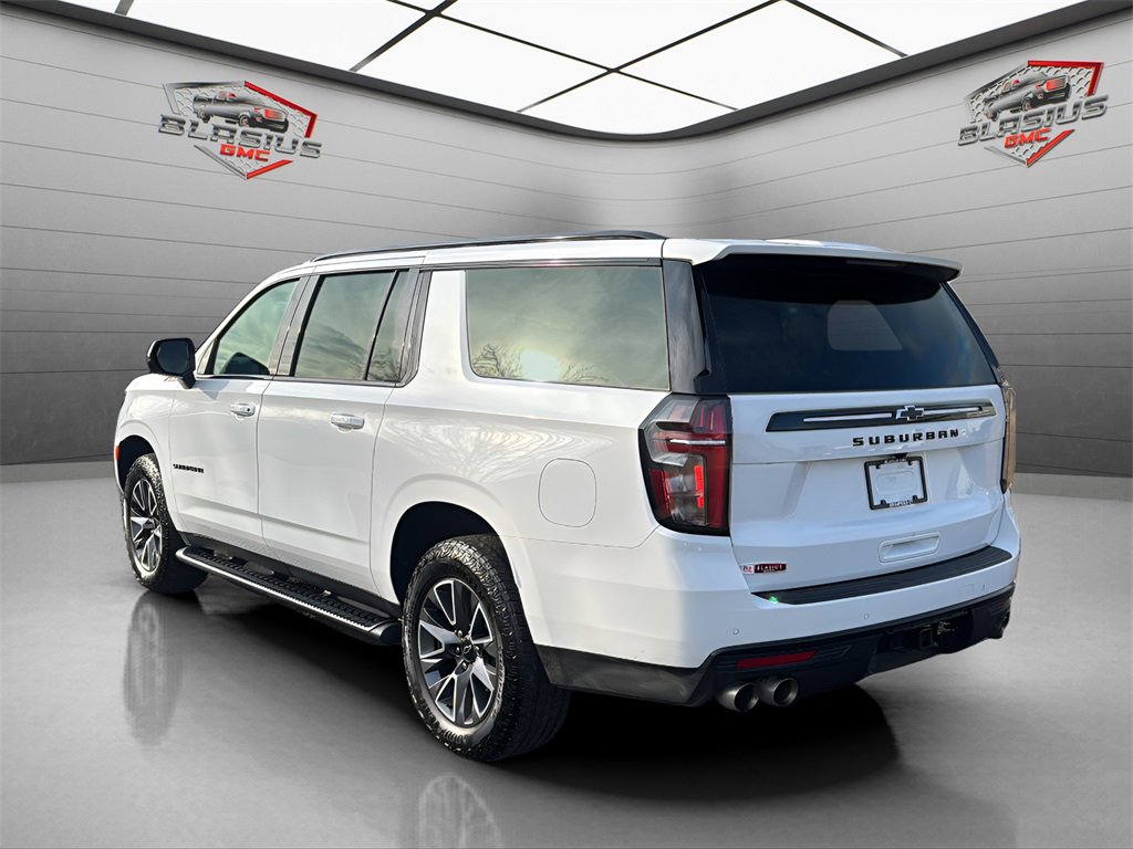 2023 Chevrolet Suburban Z71 photo 3