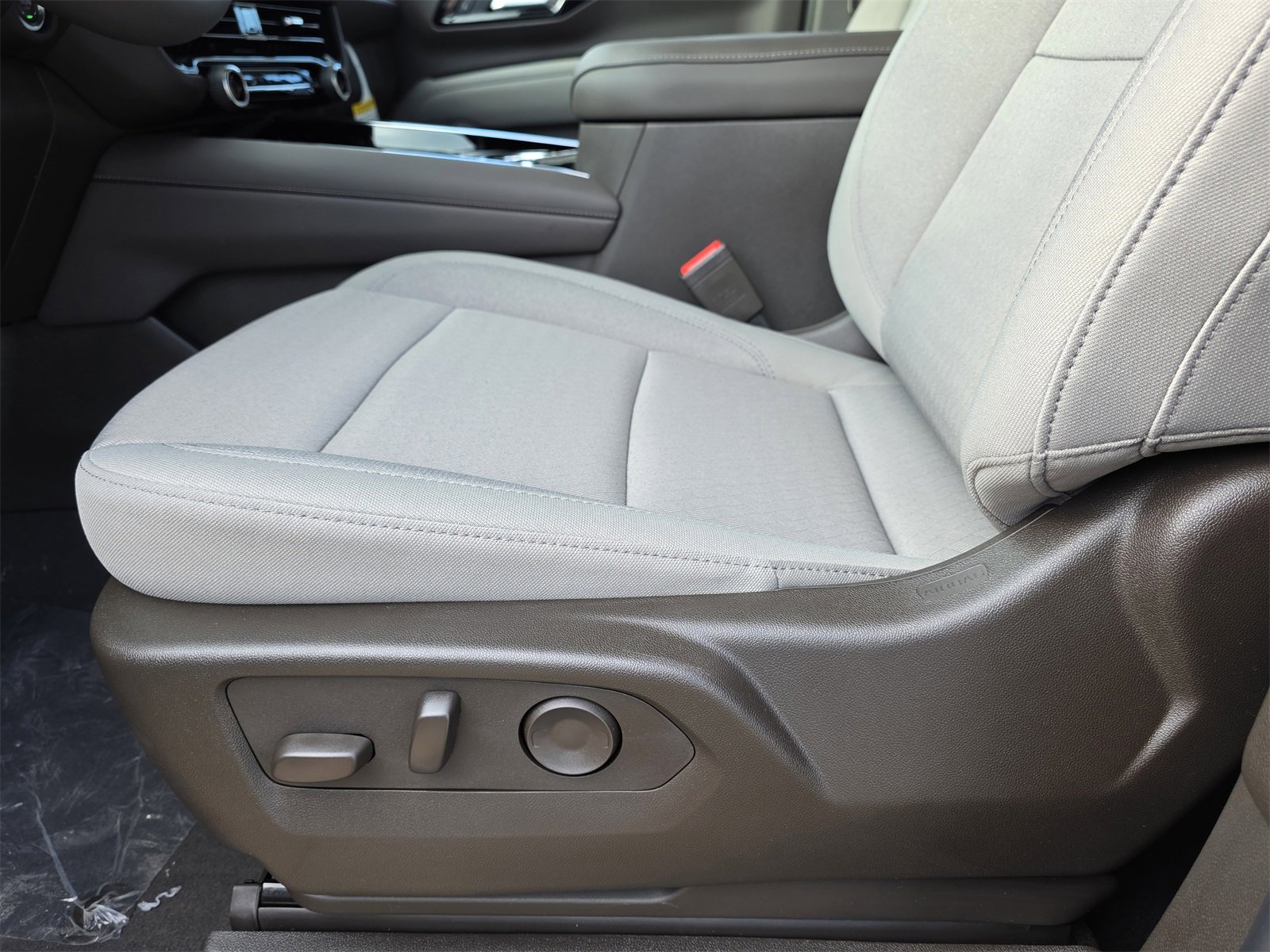 2025 Chevrolet Suburban LS photo 15