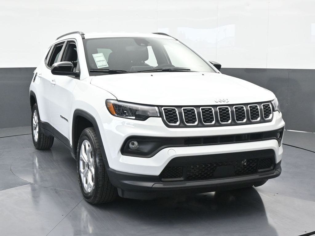 2025 Jeep Compass Latitude photo 2