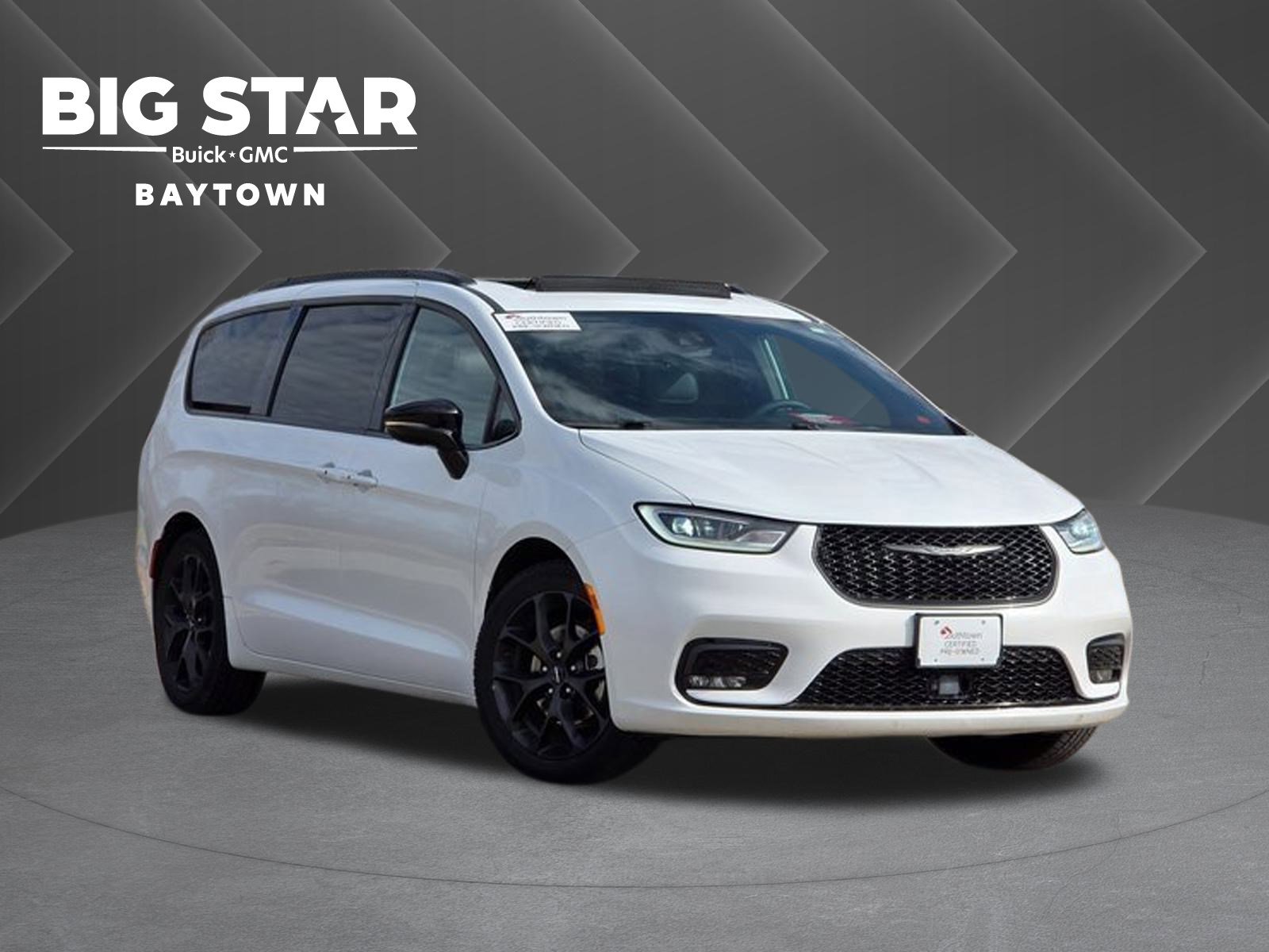 2024 Chrysler Pacifica Limited's photo