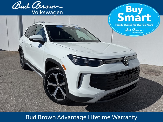 2026 Volkswagen Tiguan SE's photo