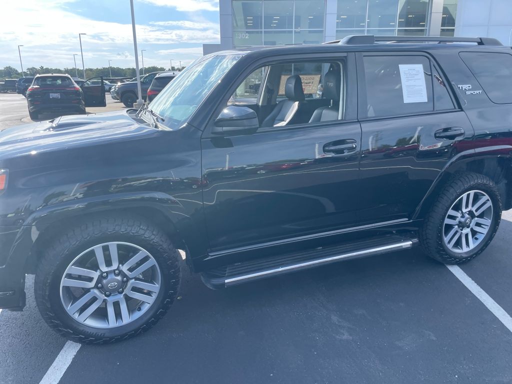 2022 Toyota 4Runner TRD Sport photo 3