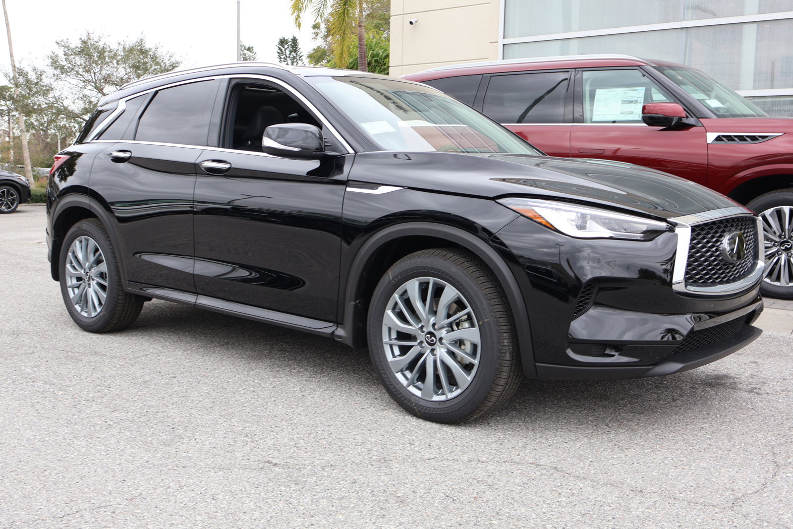 2025 Infiniti QX50 Luxe photo 8