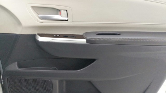 Used 2024 SILVER Toyota XLE image 26