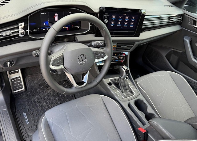 2025 Volkswagen Jetta 1.5T Sport photo 11