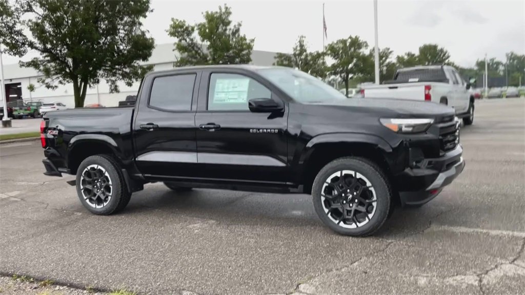 2026 Chevrolet Colorado Z71 photo 2