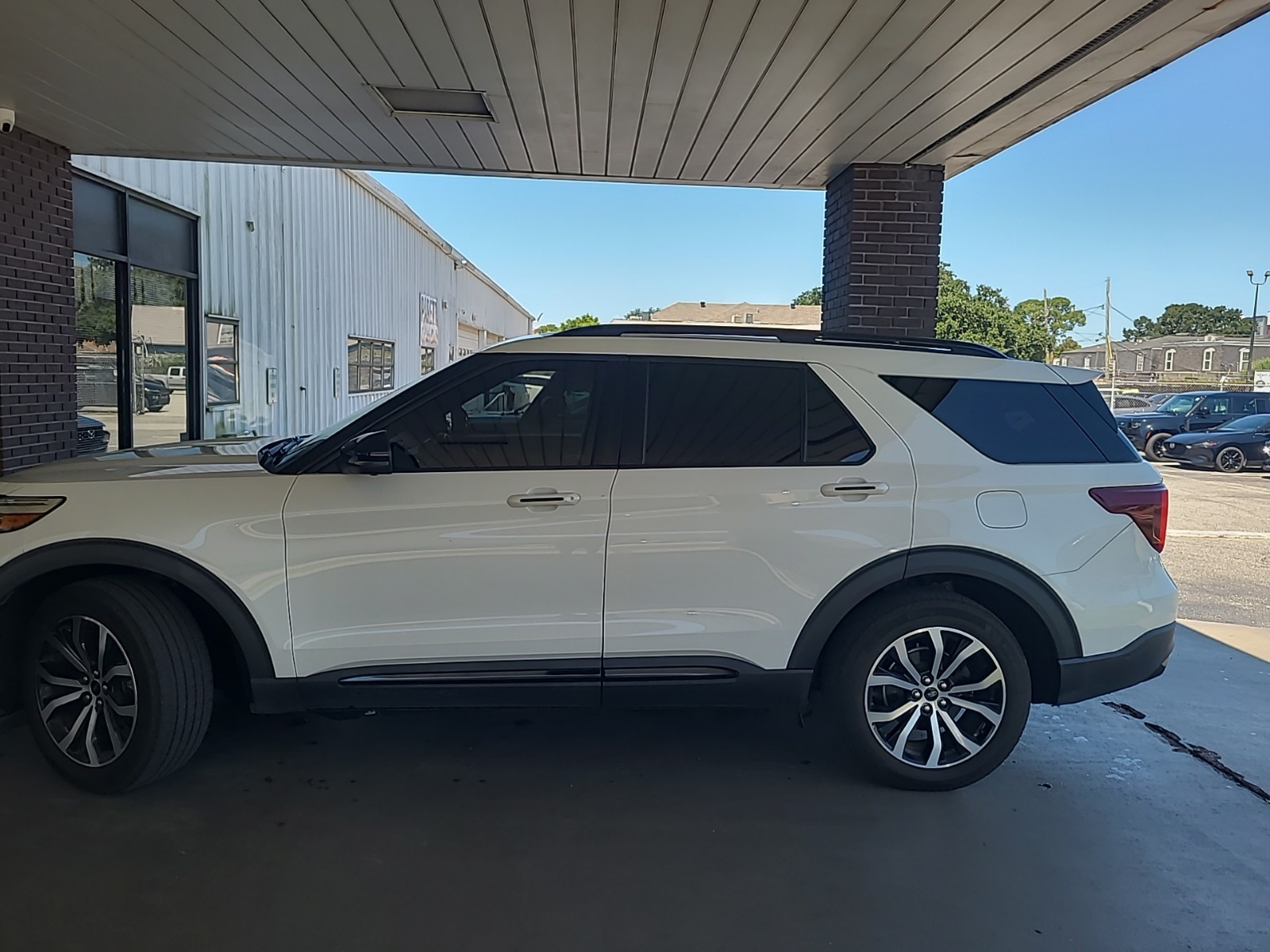 2020 Ford Explorer ST photo 2