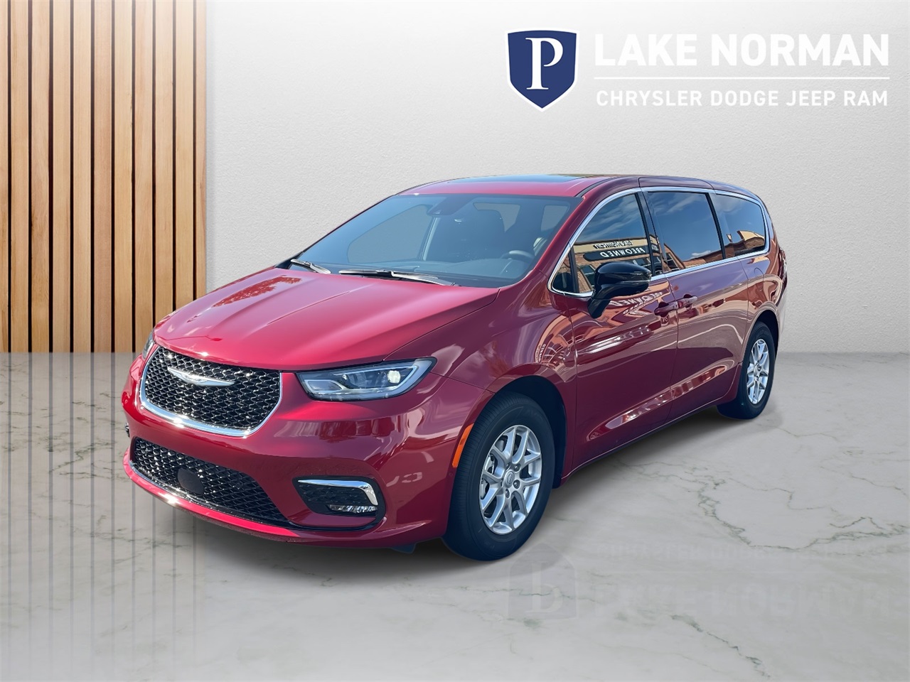 2025 Chrysler Pacifica photo 2
