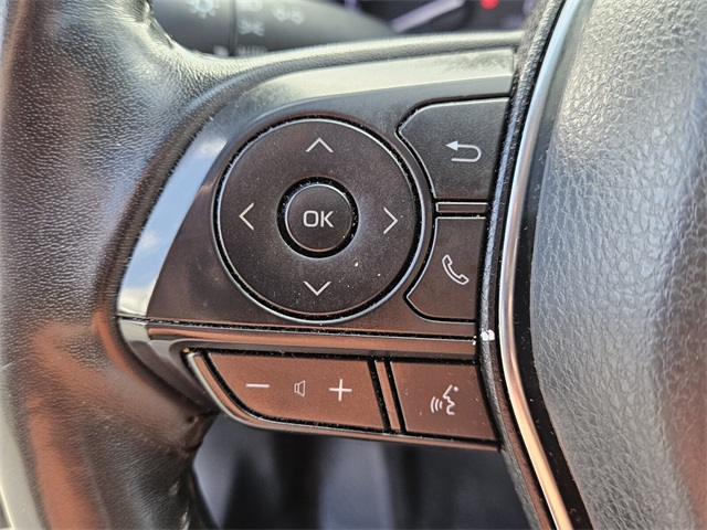 2020 Toyota Camry SE photo 23