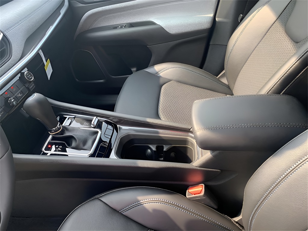 2025 Jeep Compass Latitude photo 22