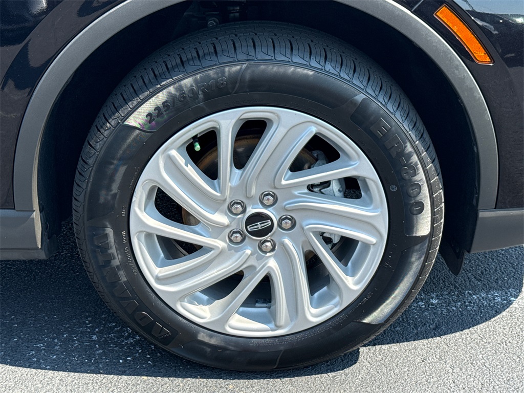 2022 Lincoln Corsair Standard photo 11