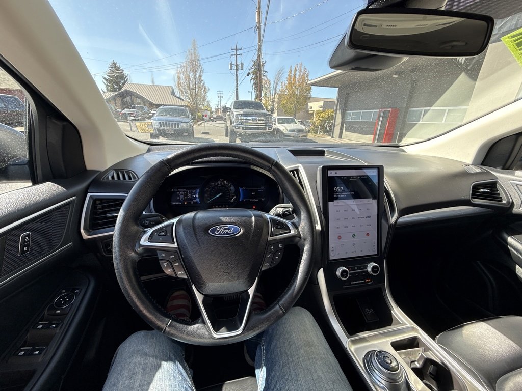 2023 Ford Edge SEL photo 16