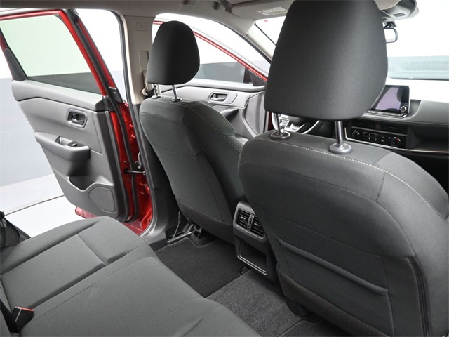 2026 Nissan Rogue S photo 17