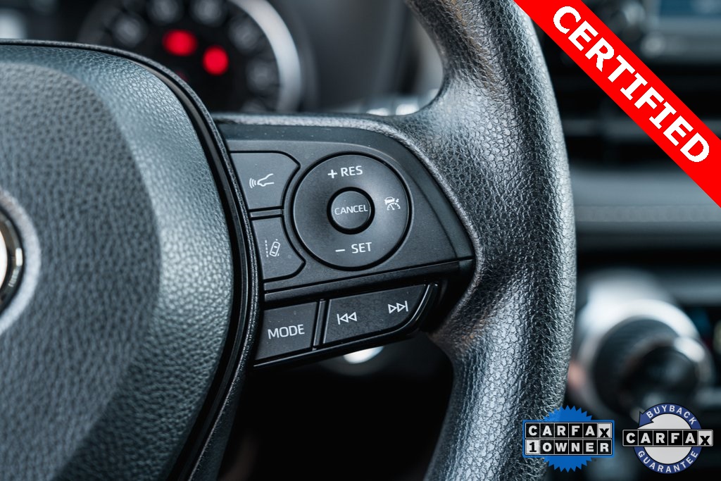 2022 Toyota RAV4 XLE photo 17