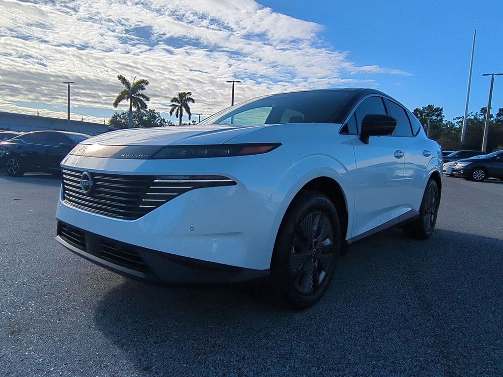 2025 Nissan Murano SL photo 2