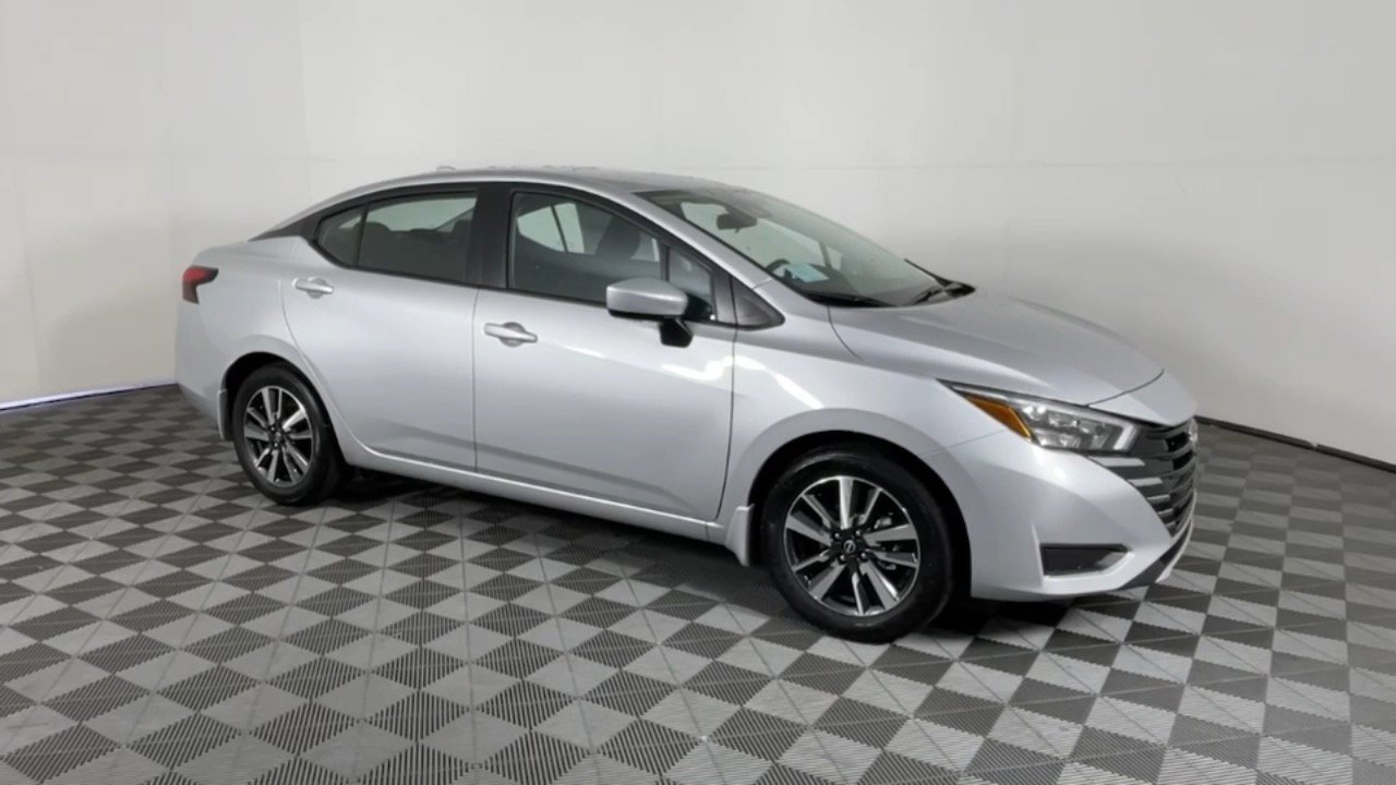 2025 Nissan Versa SV photo 2