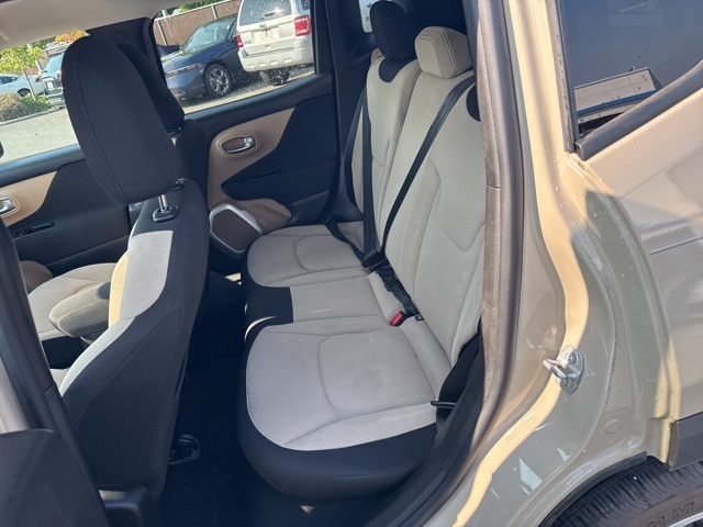 2016 Jeep Renegade Latitude photo 14