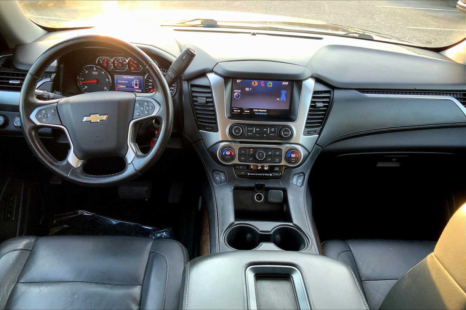 2015 Chevrolet Suburban LT photo 15