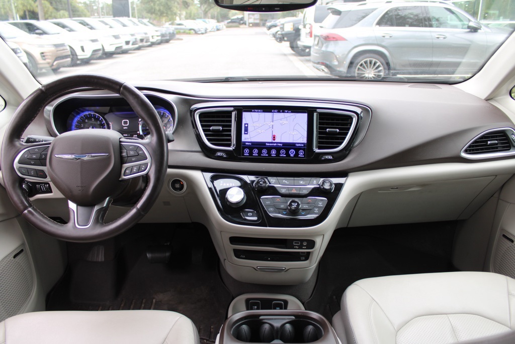 2017 Chrysler Pacifica Touring Plus photo 25