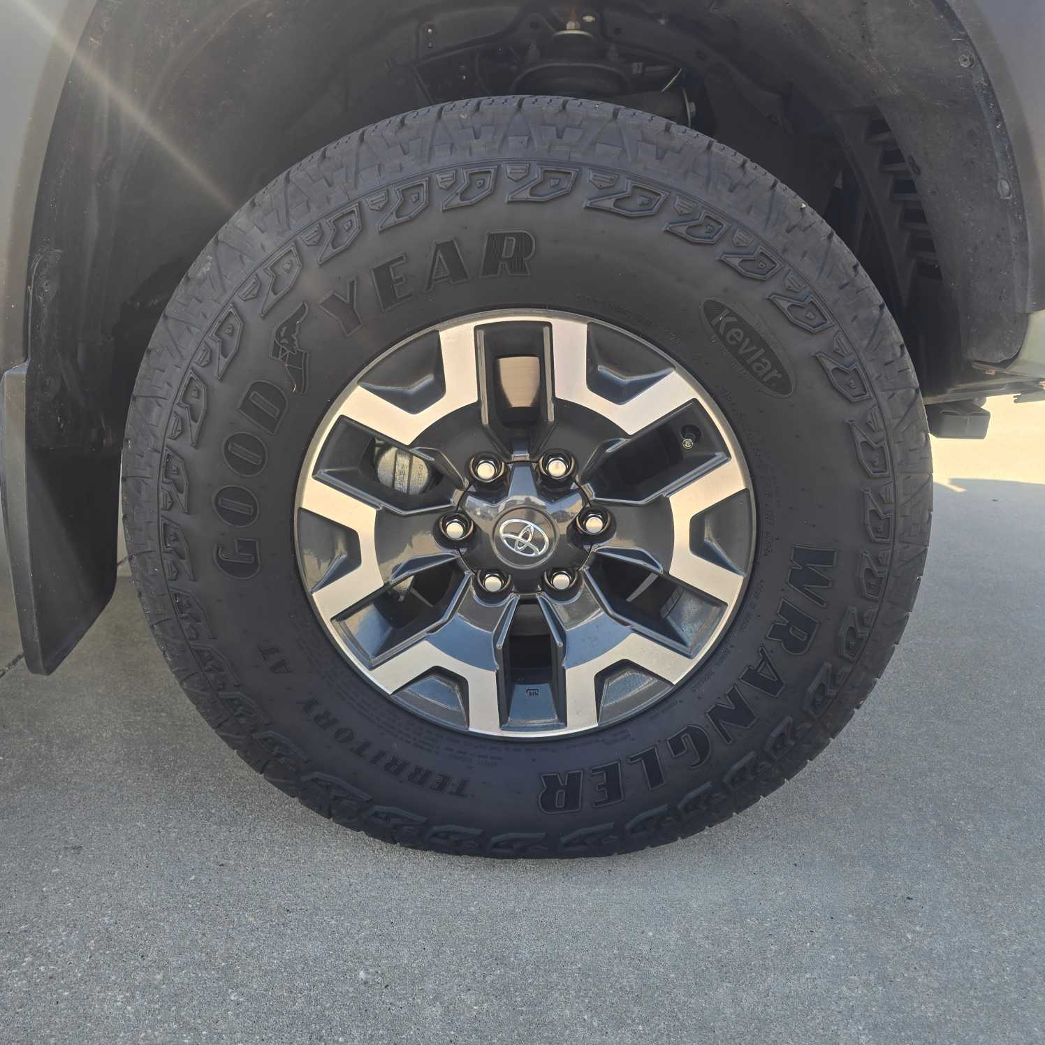 2023 Toyota Tacoma SR photo 3