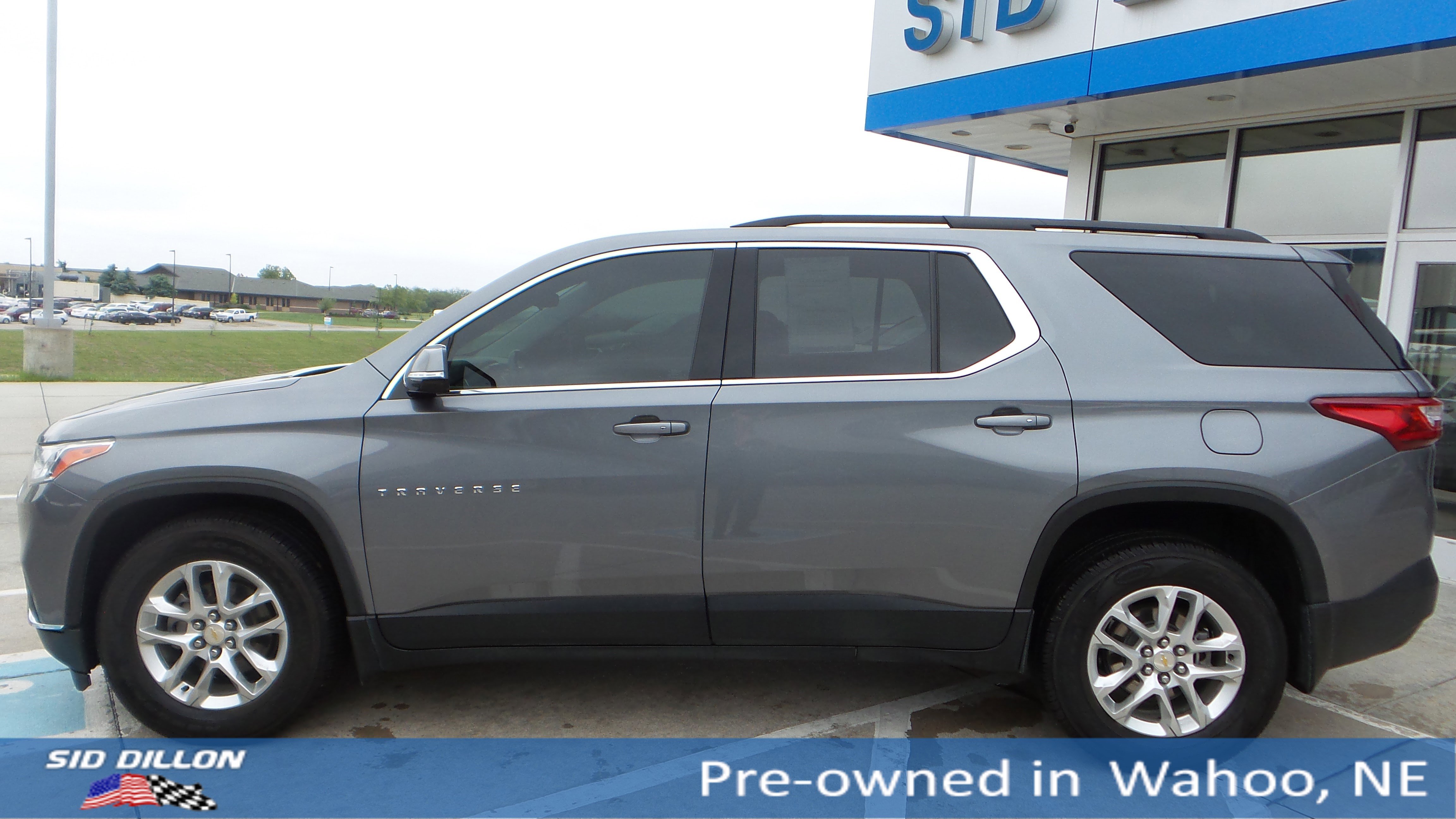 Used 2020 Chevrolet Traverse 1LT with VIN 1GNEVGKW8LJ105005 for sale in Wahoo, NE