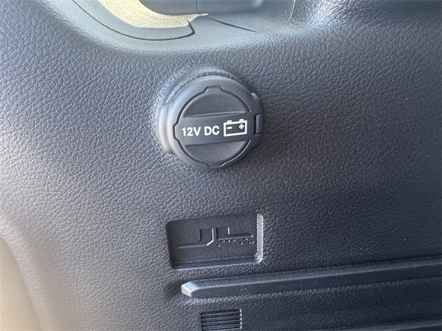 2025 Jeep Wrangler Sahara photo 15