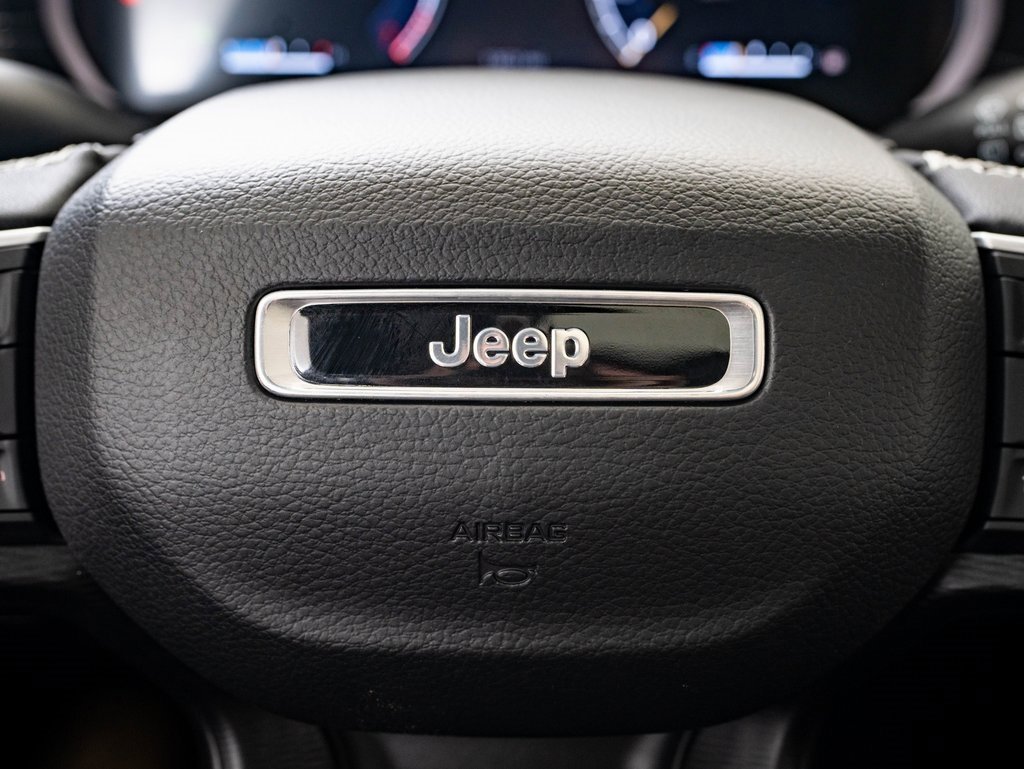 2023 Jeep Grand Cherokee Altitude photo 24