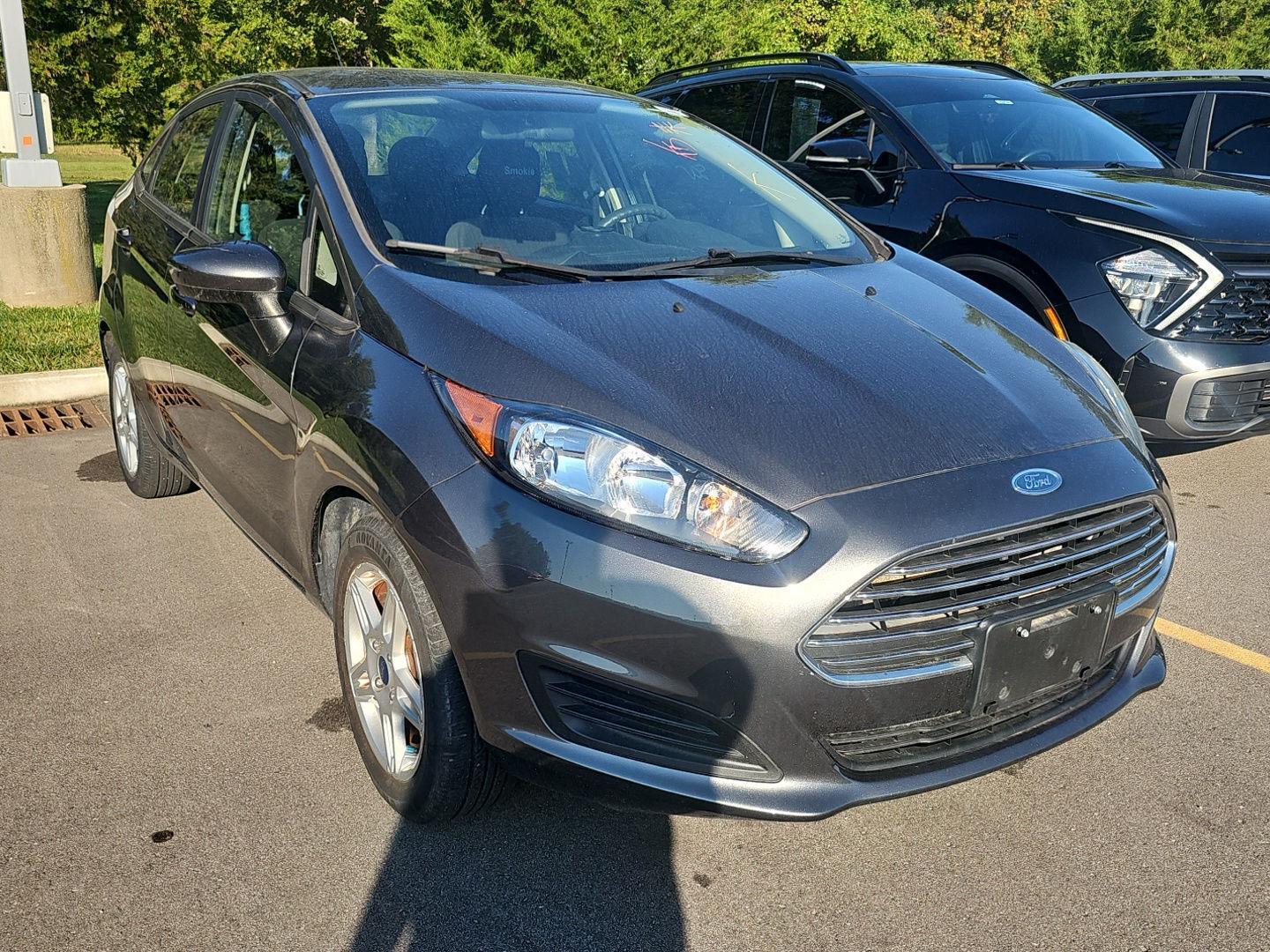 2017 Ford Fiesta SE photo 2
