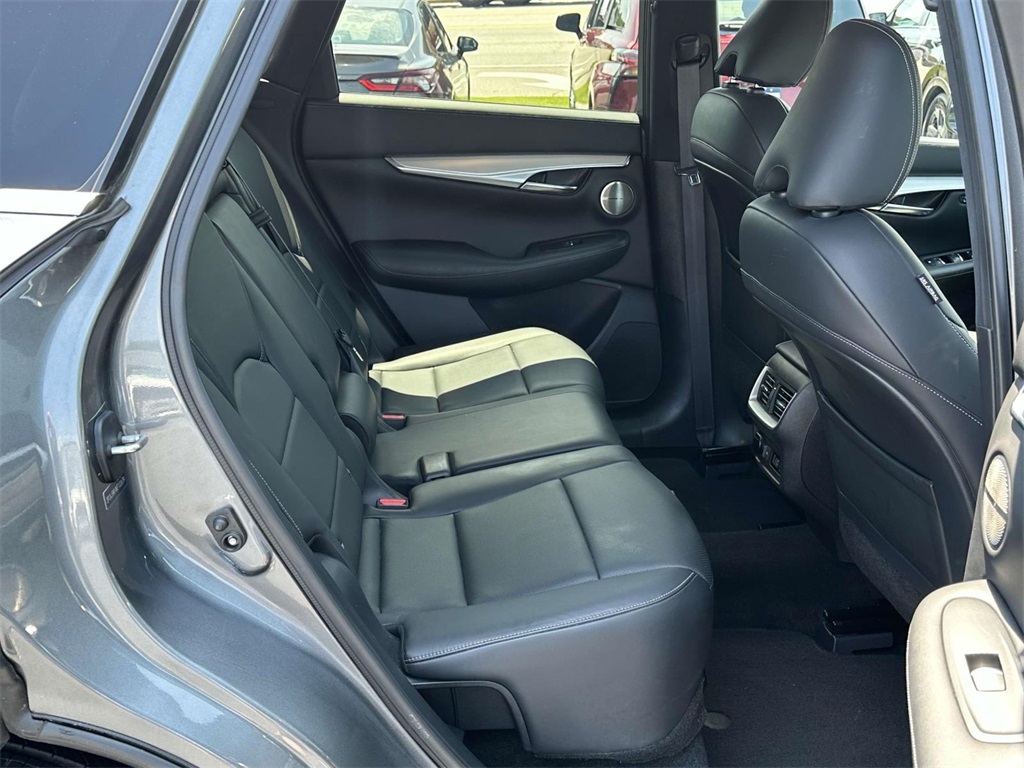 2019 Infiniti QX50 Essential photo 7