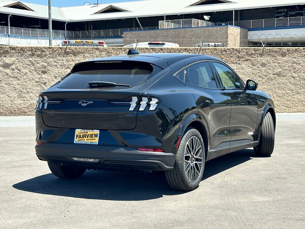 2025 Ford Mustang Mach-E Premium photo 3
