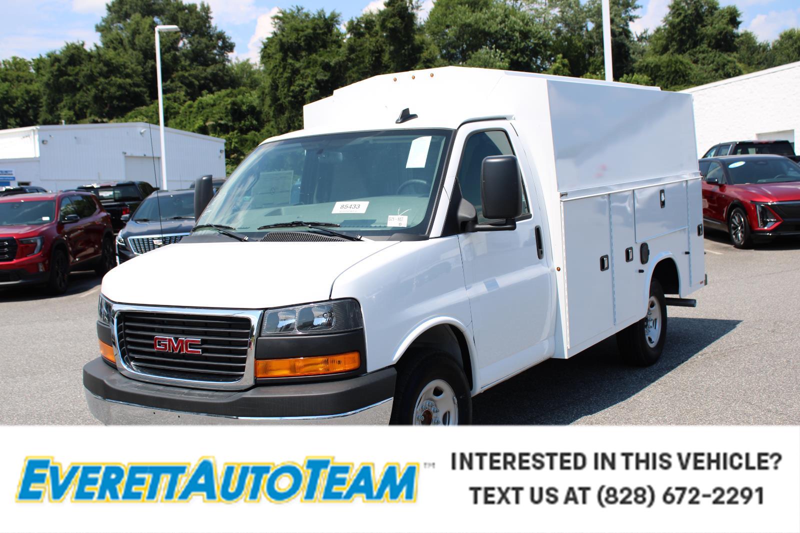 2025 GMC Savana Cutaway Work Van's photo