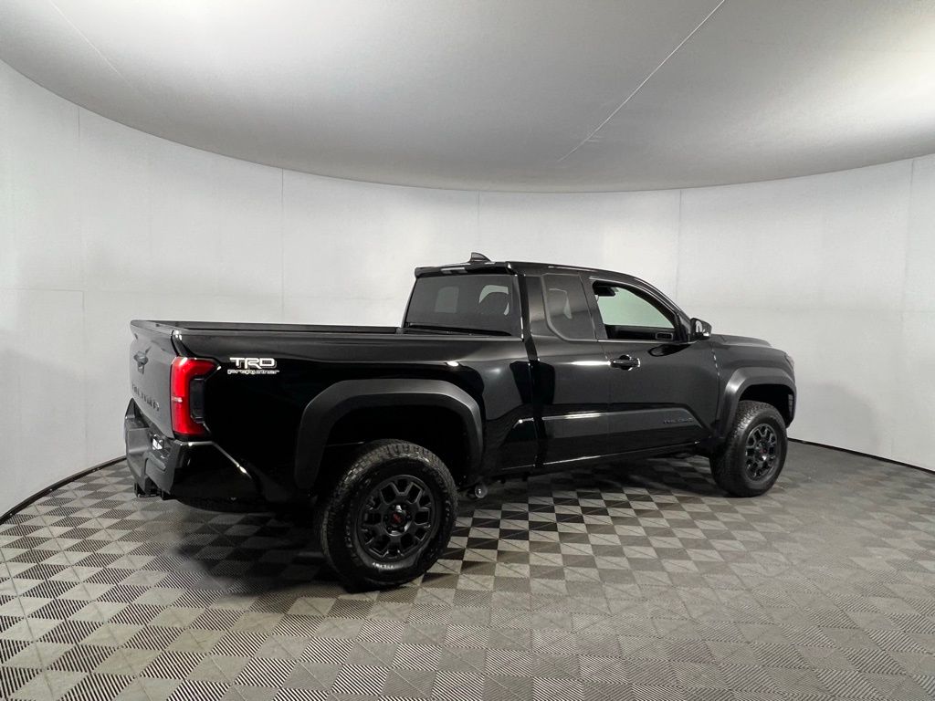 2025 Toyota Tacoma PreRunner photo 3