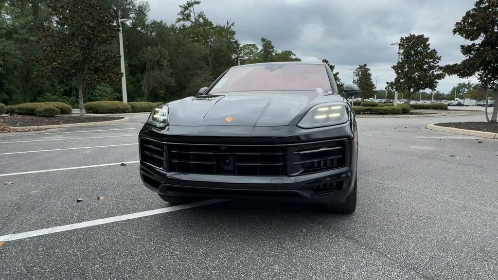 2026 Porsche Cayenne Coupe S photo 3