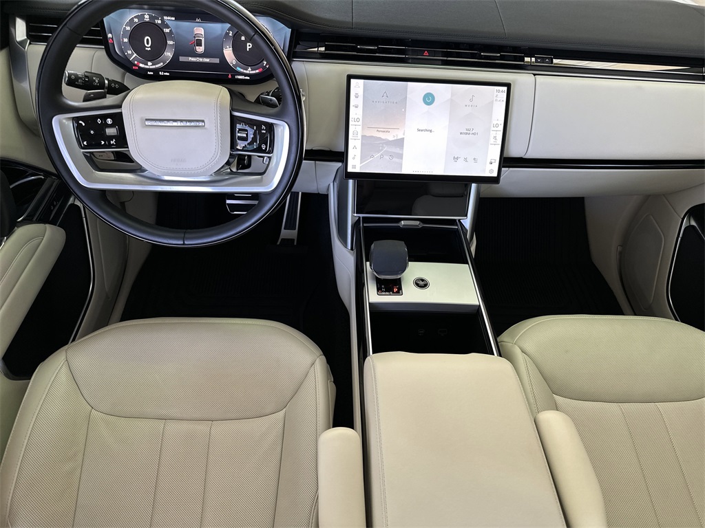 2024 Land Rover Range Rover SE photo 13