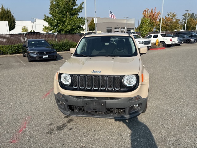 2016 Jeep Renegade Latitude photo 2