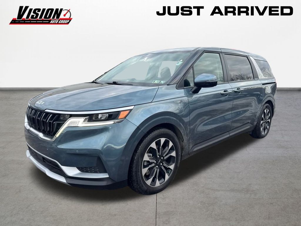 2024 Kia Carnival EX's photo