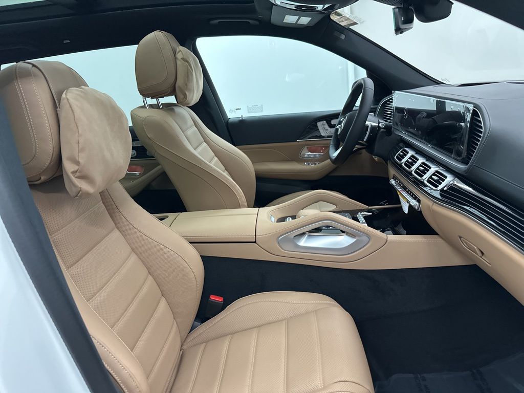 2026 Mercedes Benz GLS 580 4MATIC photo 24
