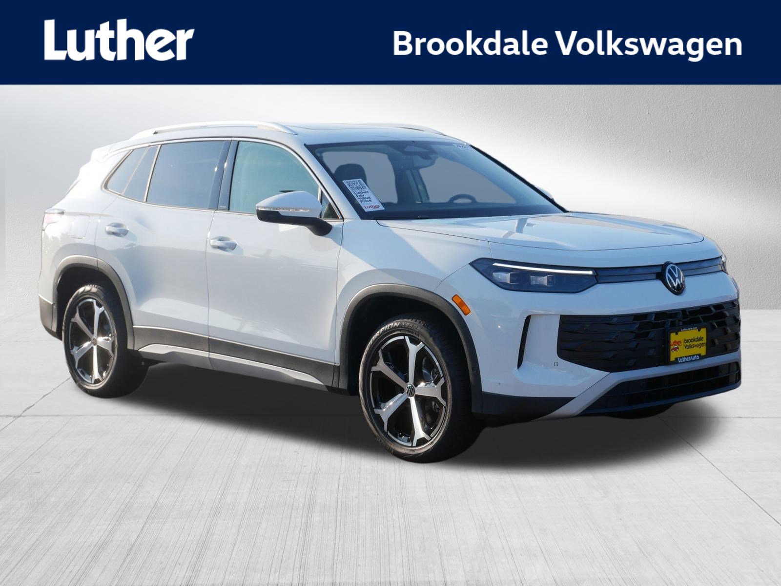 2025 Volkswagen Tiguan SE's photo