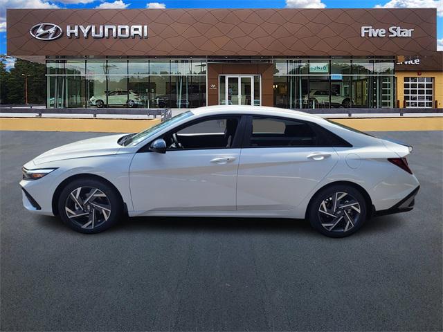 2025 Hyundai Elantra SEL Sport photo 4