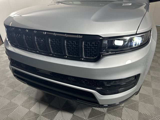 2024 Jeep Grand Wagoneer II photo 14