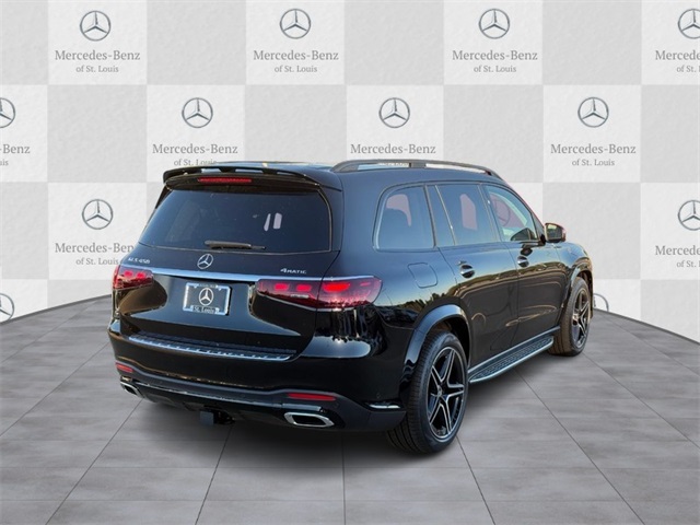 2026 Mercedes Benz GLS 450 4MATIC photo 3