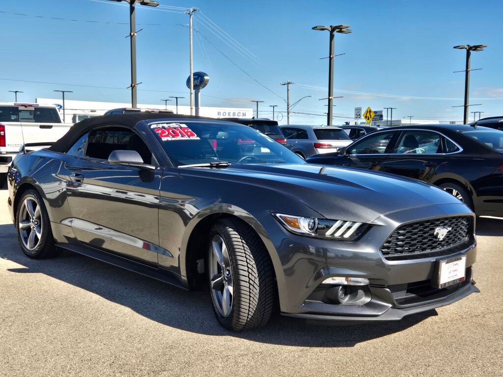 2016 Ford Mustang V6 Convertible photo 3