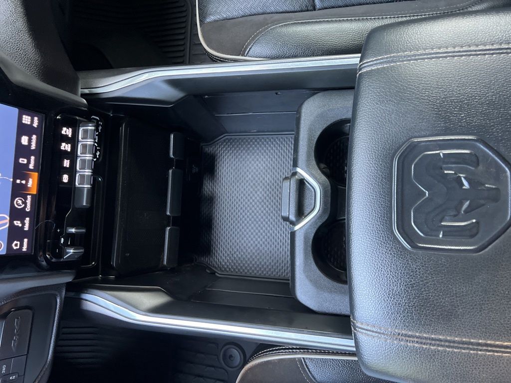 2024 Ram 3500 Laramie photo 26