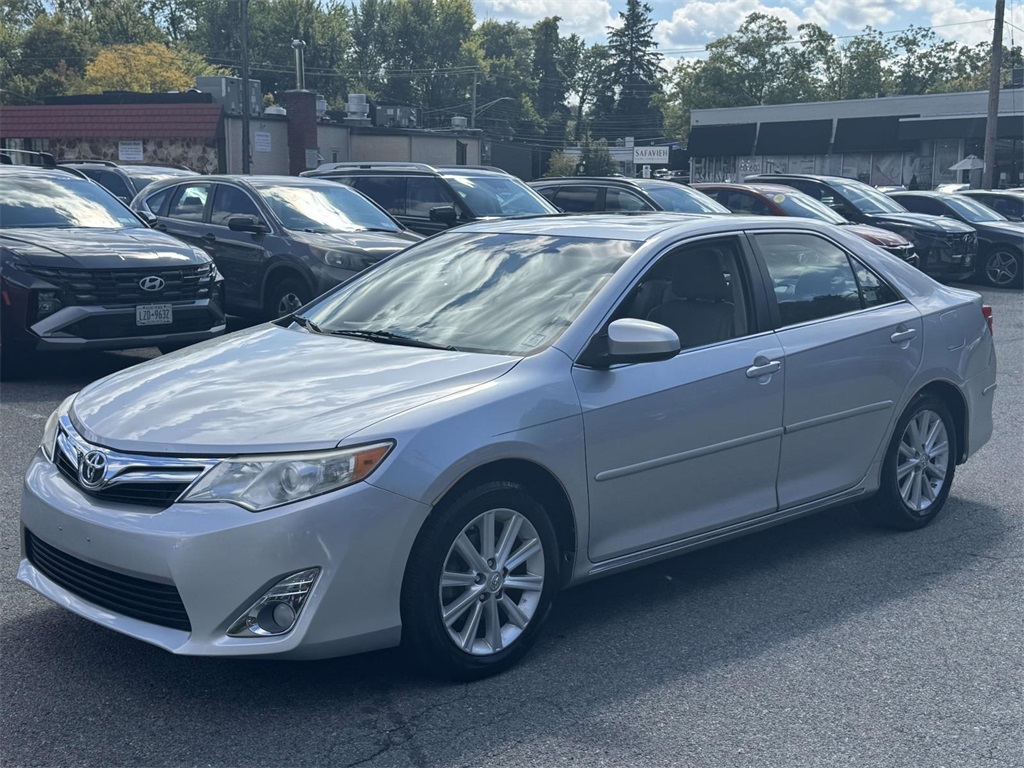 2012 Toyota Camry XLE photo 2