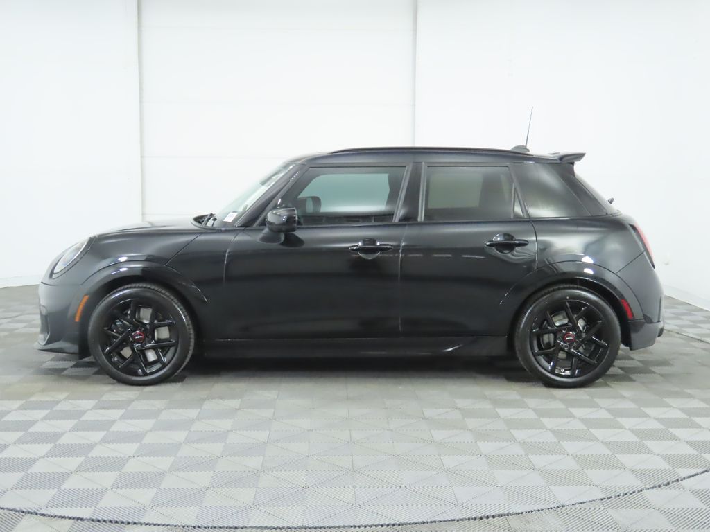2025 Mini Cooper 4 Door Hardtop S Iconic photo 4
