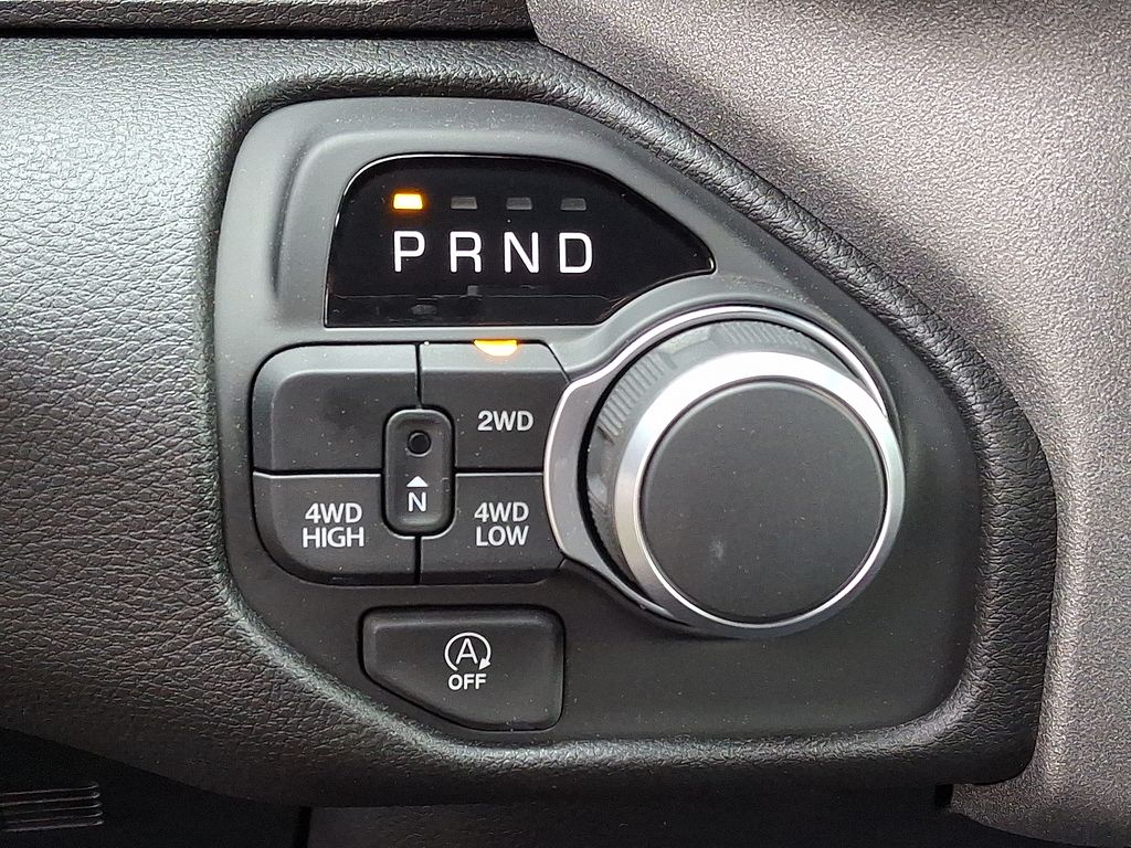 2025 Ram 1500 Tradesman photo 9