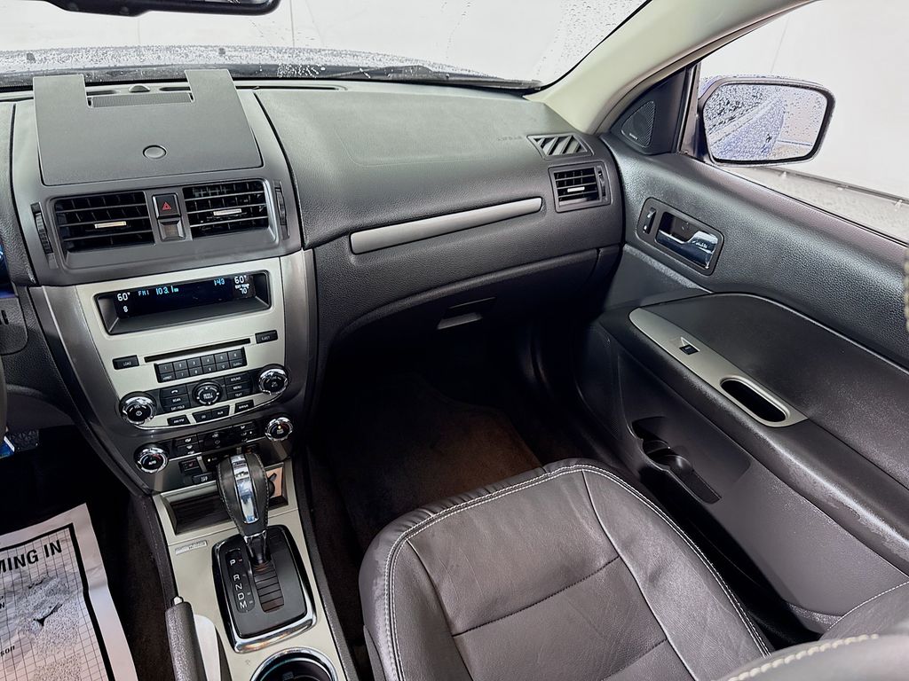 2012 Ford Fusion SEL photo 24