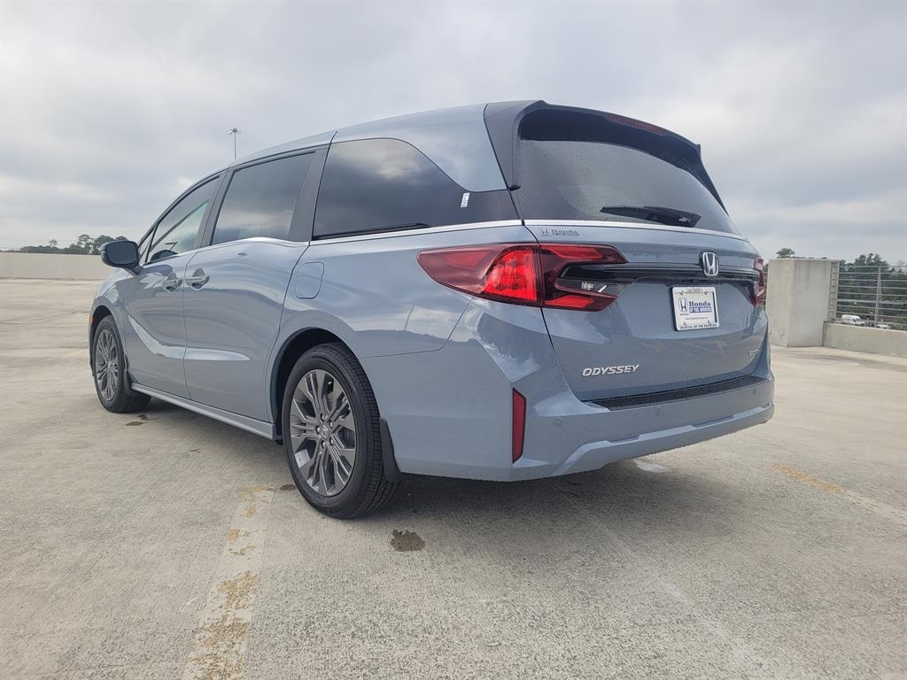 2026 Honda Odyssey Touring photo 5